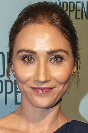 Stephanie Leon photo