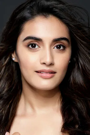 Divyansha Kaushik photo