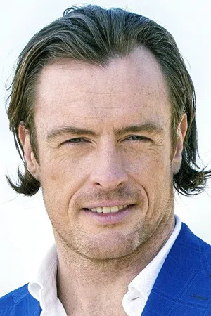 Toby Stephens photo