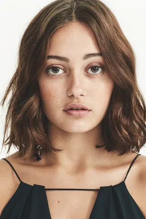 Ella Purnell photo