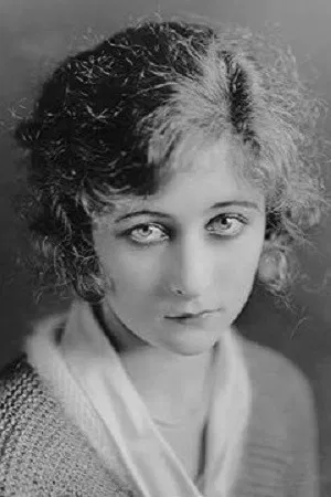 Mildred Harris photo