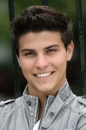 Luke Bilyk photo