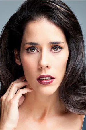 Gianella Neyra photo