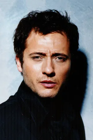 Yiğit Özşener photo