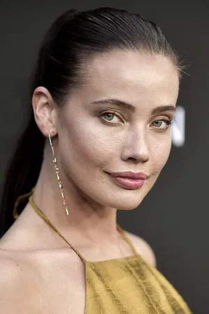 Stephanie Corneliussen photo