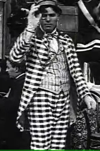 Totò entusiasta della nuova moda poster