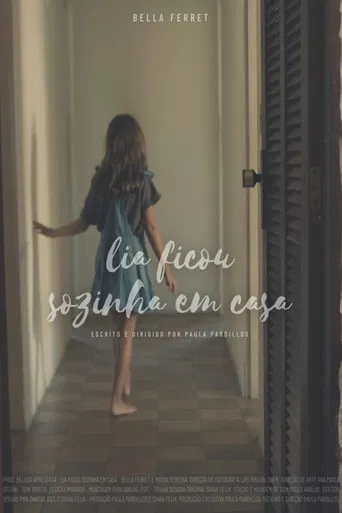 Lia Ficou Sozinha em Casa poster