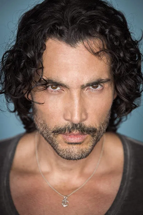 Khotan Fernández profile