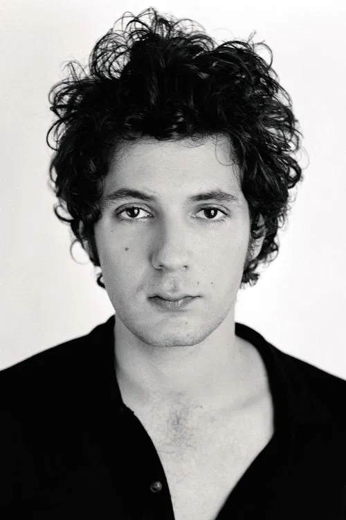 Vincent Lacoste profile