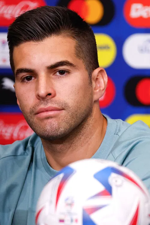 Julio González profile