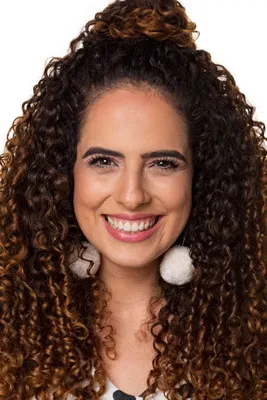 Paula Stephânia profile