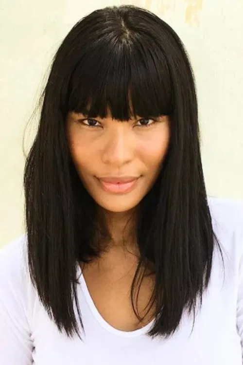 Suyane Moreira profile