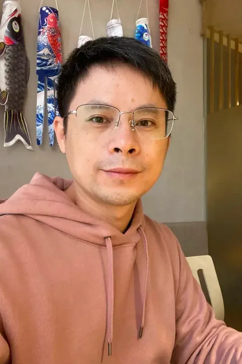 Huang Xiaohong profile