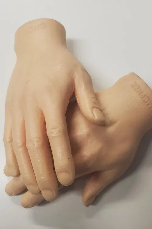 Les Petites Mains poster