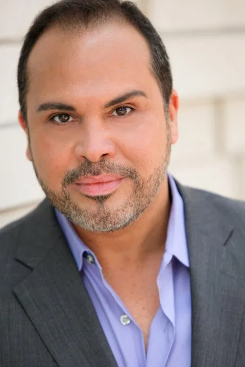 Eliseo Román profile