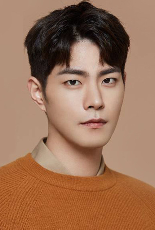 Hong Jong-hyun profile