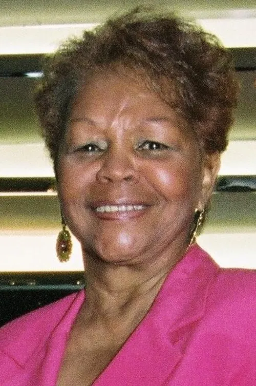 Mara Abrantes profile