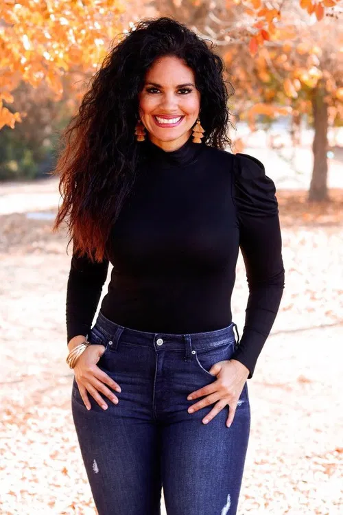 Nikki Jones Curtis profile