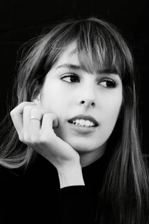 Lola Errando profile