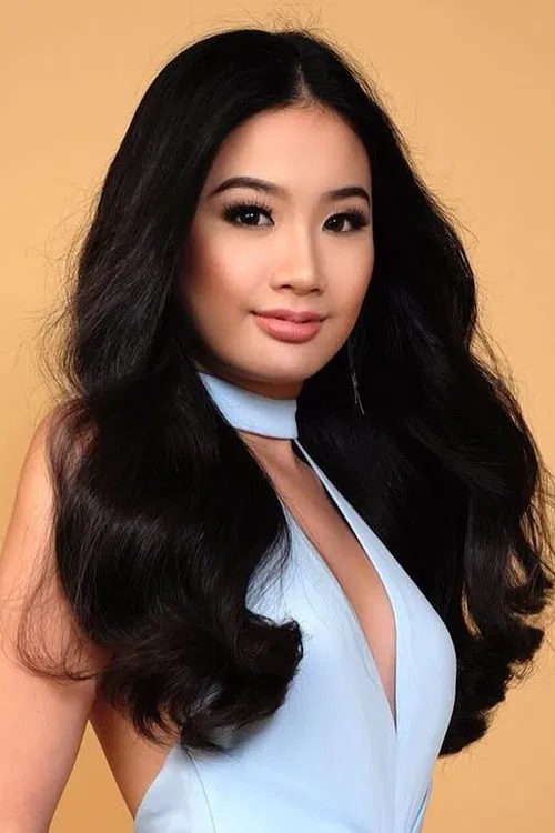 Sophia Senoron profile