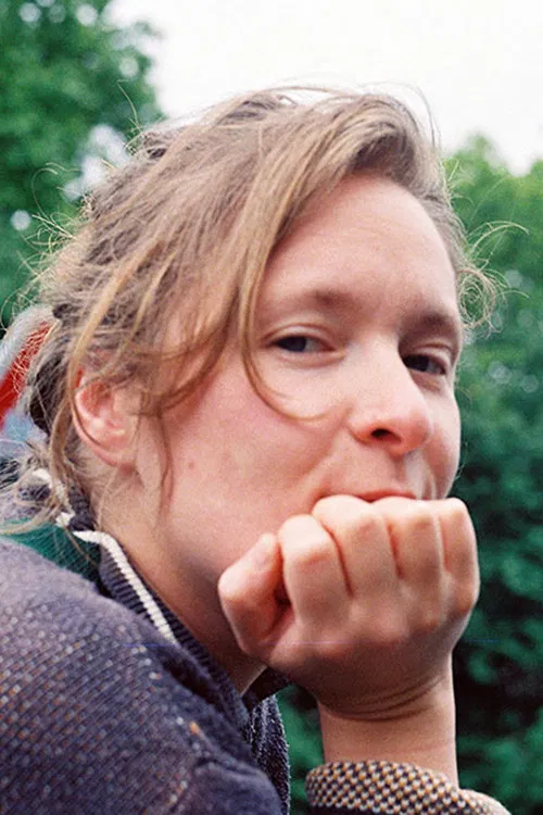 Carla Hennequart profile