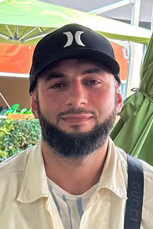 Ali Izmailov profile