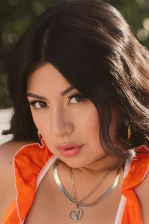 Cami Strella profile