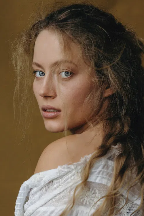 Henessi Schmidt profile