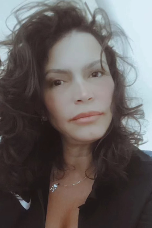 Patrícia Pires profile