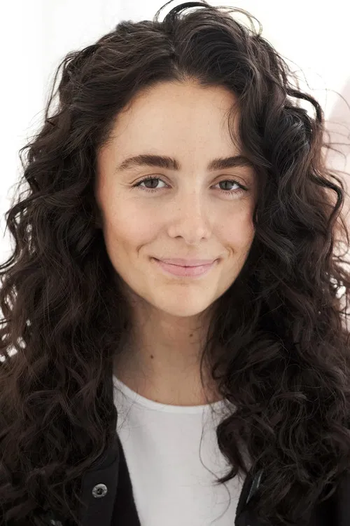 Chloè Anais Hunt profile