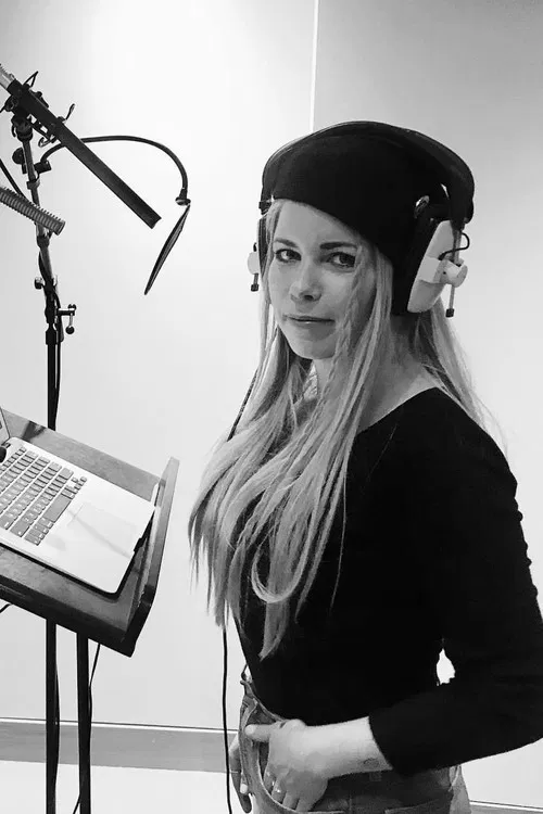 Kelly Warren profile