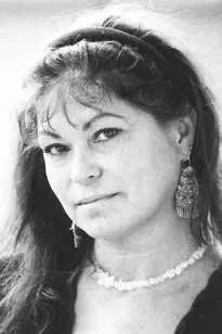 Éva Almássy Albert profile