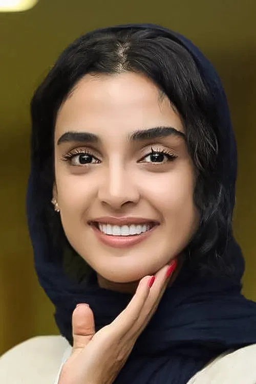 Elahe Hesari profile