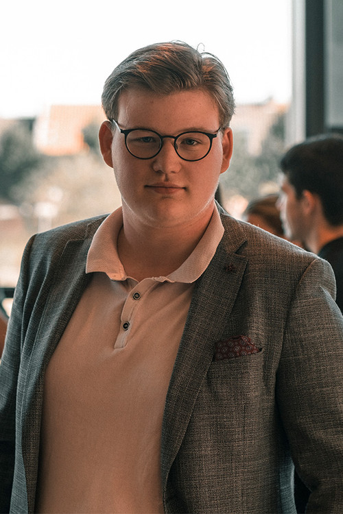 Luc van den Elsen profile