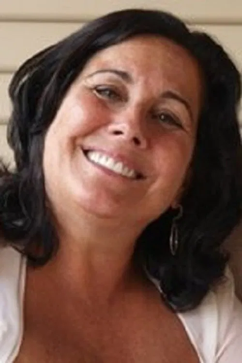 Gail DeFaria profile