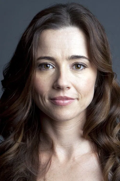 Linda Cardellini profile