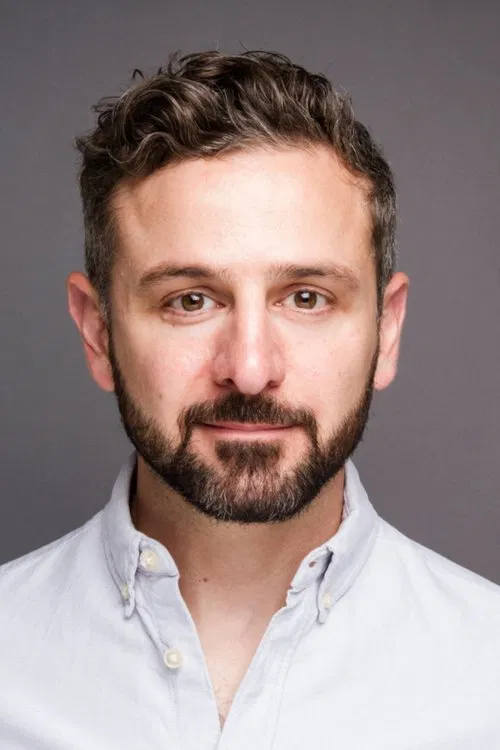 Roberto Cavazos profile