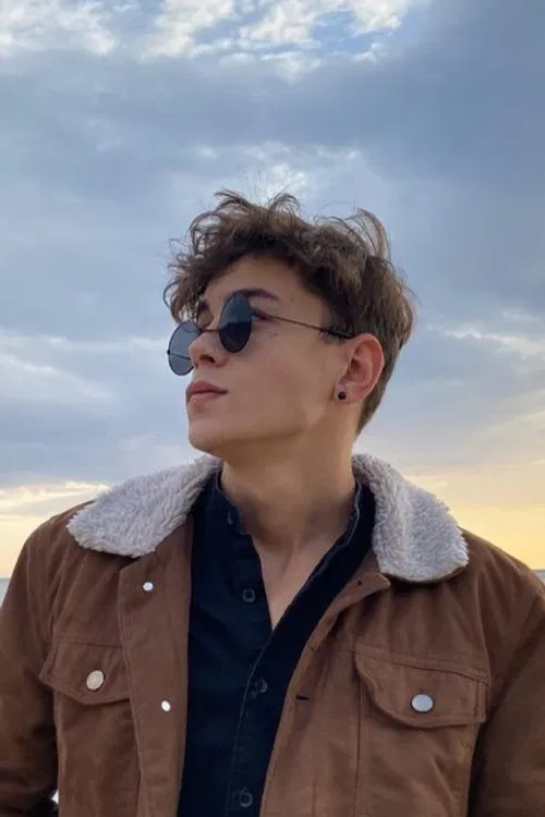 Efe Pehlivan profile