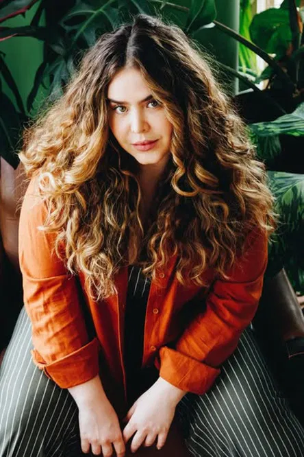 Lolla Tavares profile