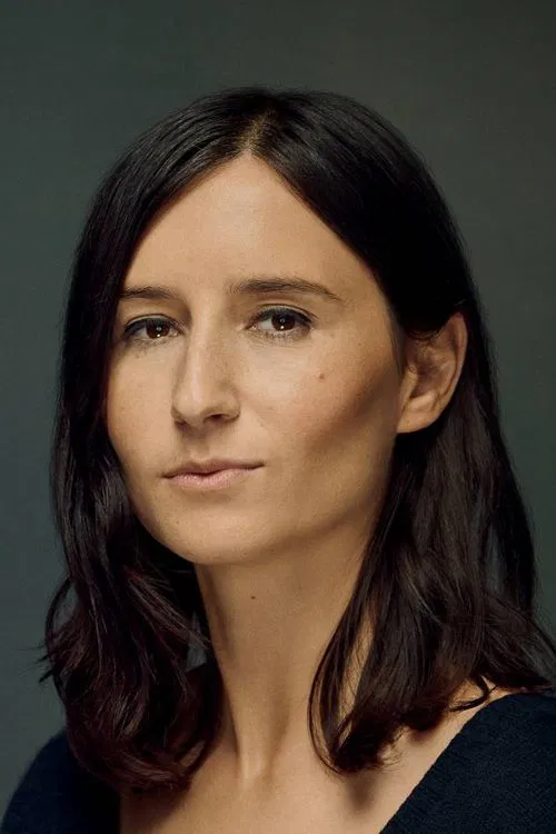 Chloe Domont profile