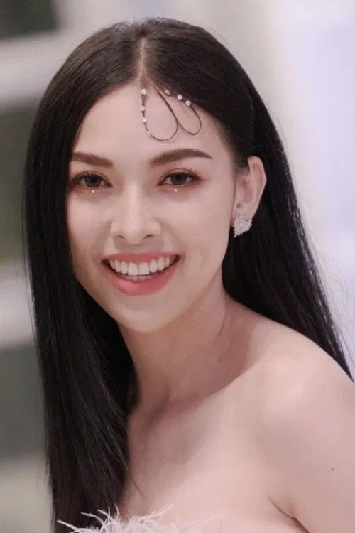 Suthida Buatik profile