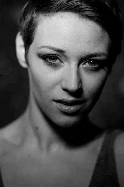 Laura Marie Howard profile