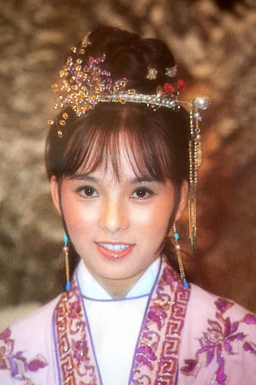 Chu Hoi-Ling profile