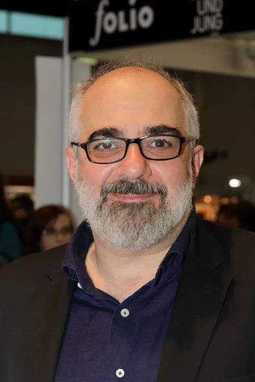 Michael Niavarani profile