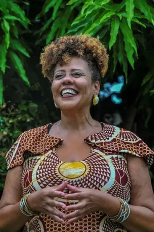 Cássia Valle profile