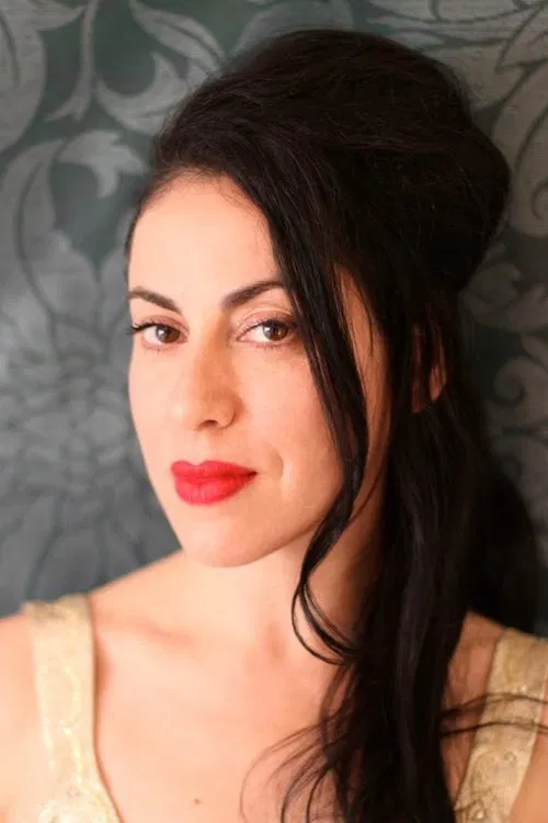 Karina Deniké profile