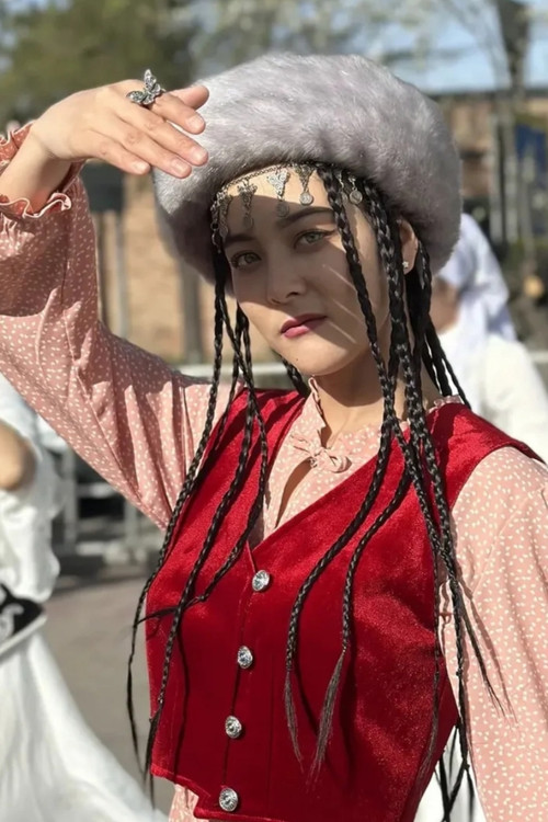 Aicholpon Kurmanbekova profile