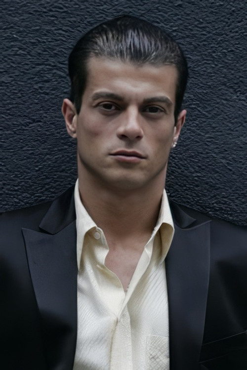 Roberto Chivas profile