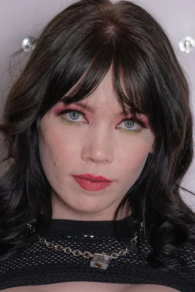 Leda Elizabeth profile