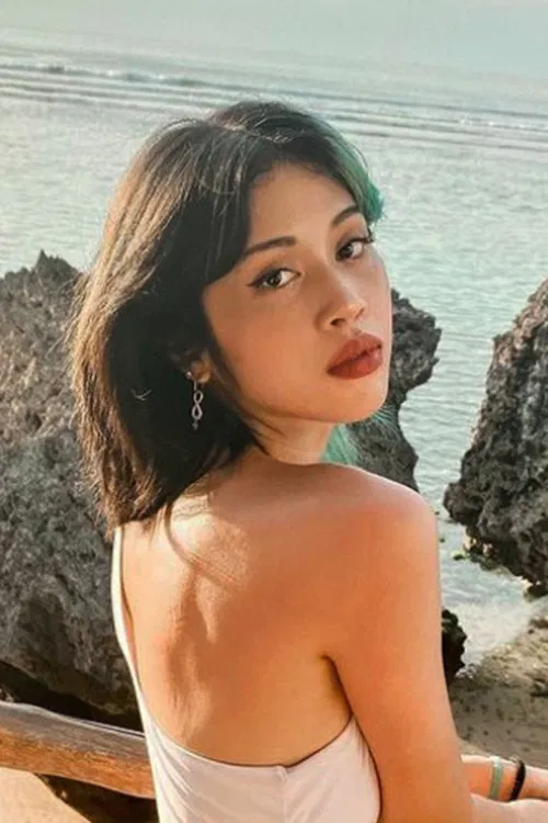 Larissa Aurelia profile